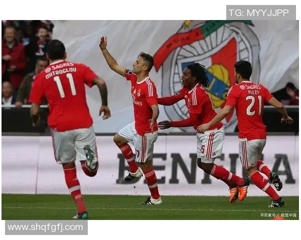 英超激战维拉主场迎战伯恩利全力争胜展现球队实力 英超激战维拉主场迎战伯恩利全力争胜展现球队实力